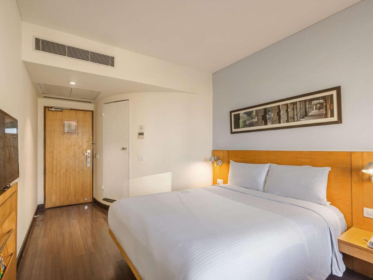 Ibis Gurgaon Golf Course Road - An Accor Brand 호텔 외부 사진